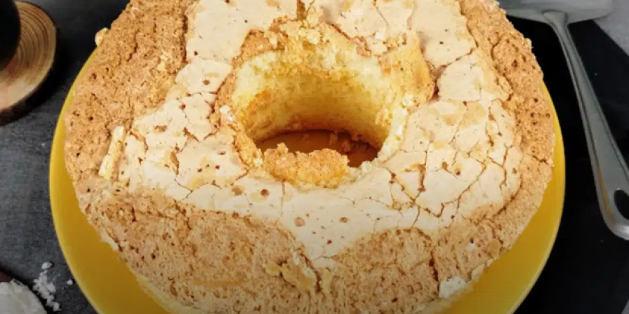 Bolo de farofa cremoso