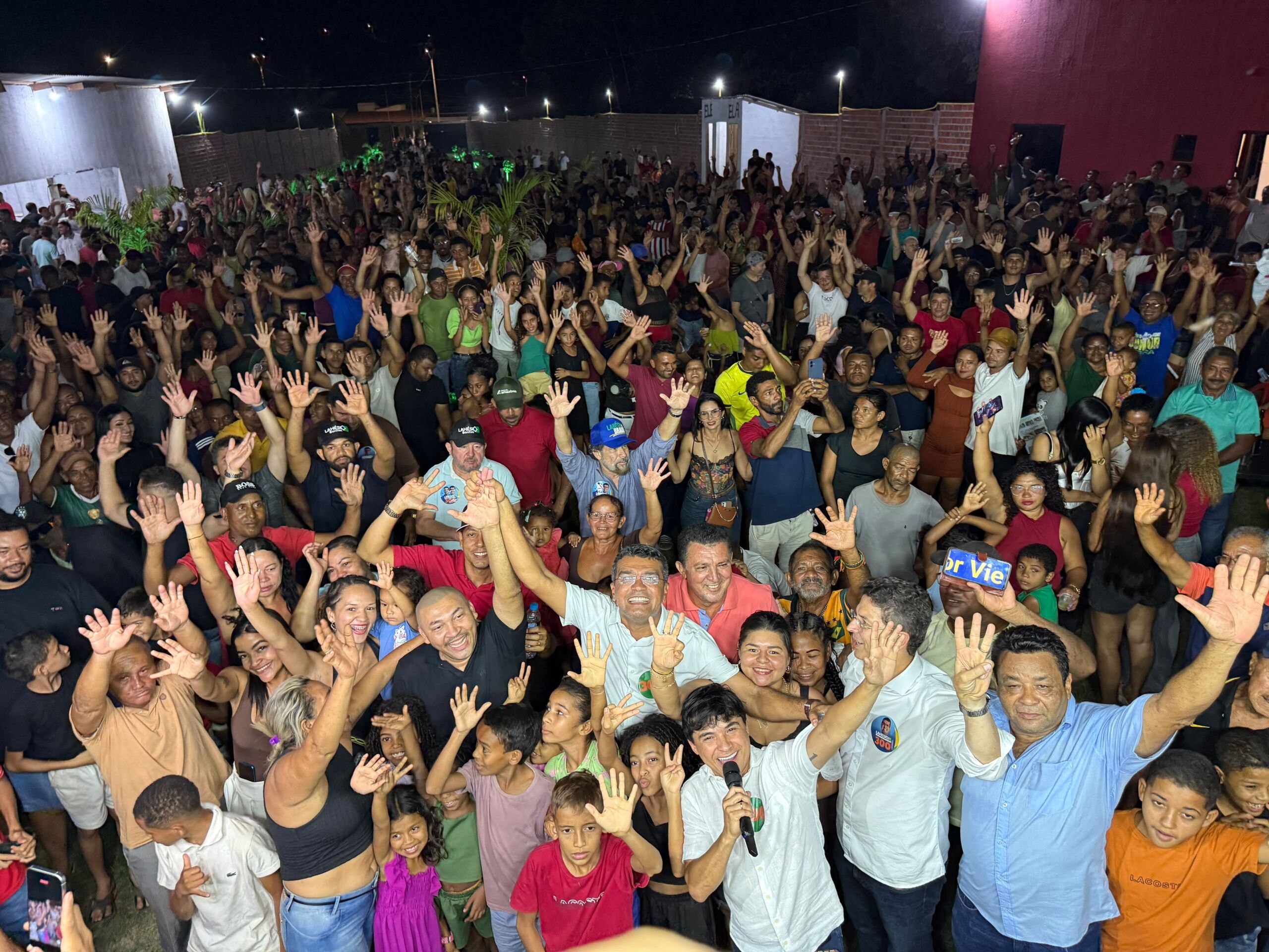 Candidato Júnior Vieira mobiliza multidão em Senador Alexandre Costa
