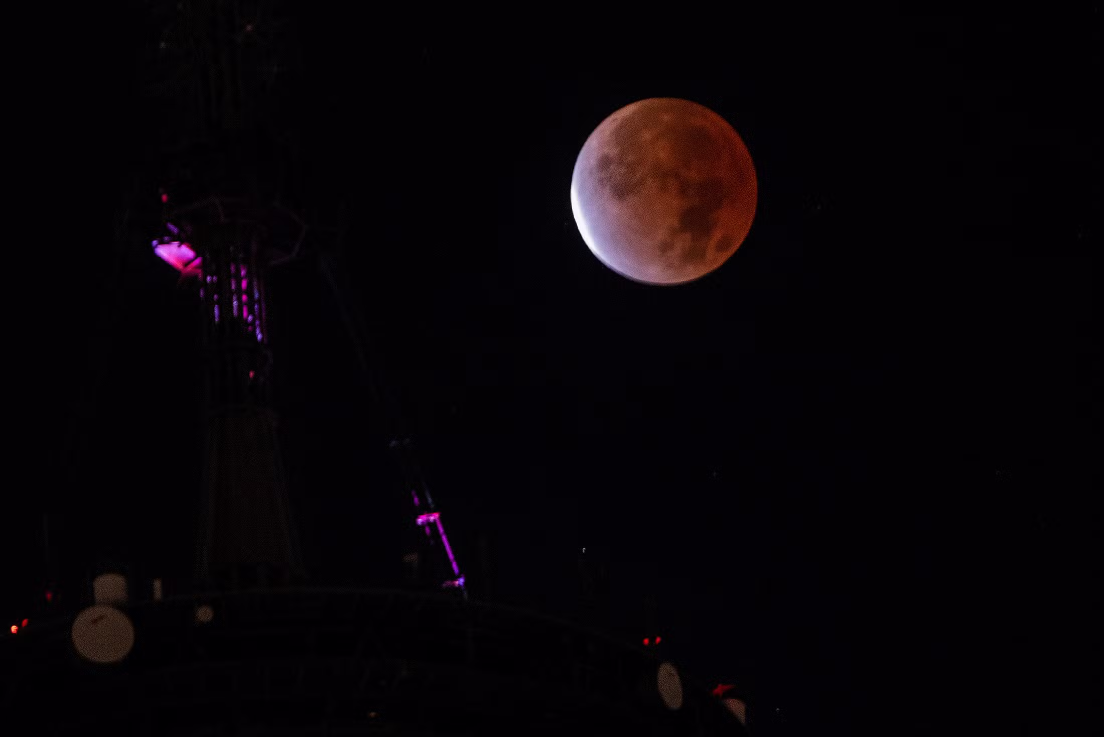 Eclipse lunar parcial ilumina céu do Maranhão nesta quinta