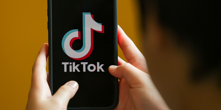 TikTok recebe maior multa da história por violação de dados de adolescentes no Brasil