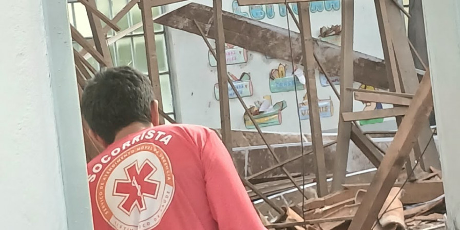 Teto de escola desaba durante saída de alunos em Açailândia