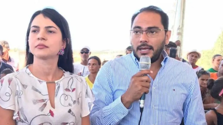 Justiça afasta deputada Janaína Ramos e ex-prefeito Assis Ramos de funções públicas