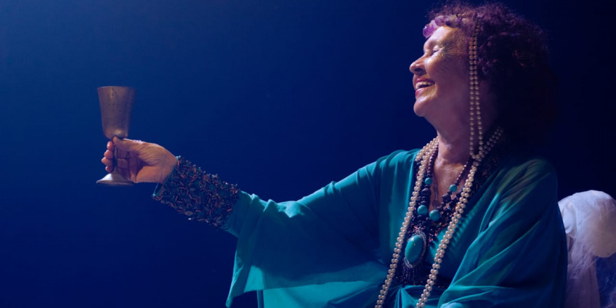 Grupo de teatro faz homenagem a Maria Ethel e planta cinzas de atriz maranhense: "a arte é para sempre"