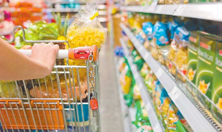 Consumo das famílias recua e contribui para desaceleração do PIB no 2º trimestre