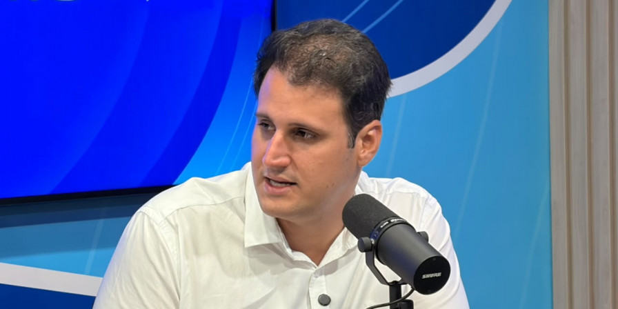 Justiça Eleitoral mantém propaganda de Orleans Brandão com referência a Lula