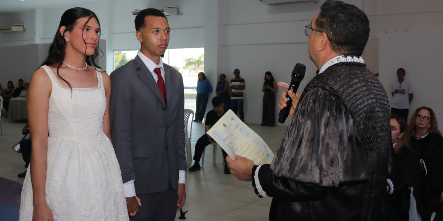 Casamento comunitário oficializa união de 15 casais LGBTQIAPN+ no Maranhão