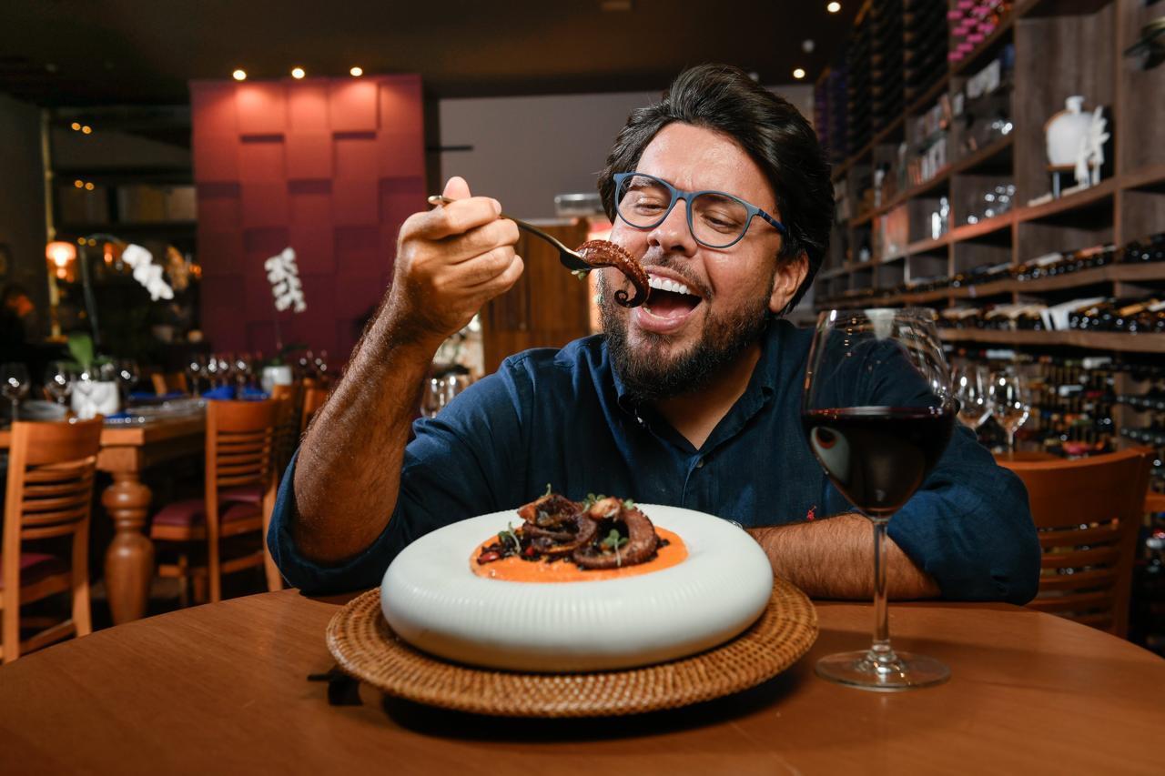 Villa do Vinho Bistrô oferece 50% de desconto no segundo prato e vinho grátis no Mês do Cliente