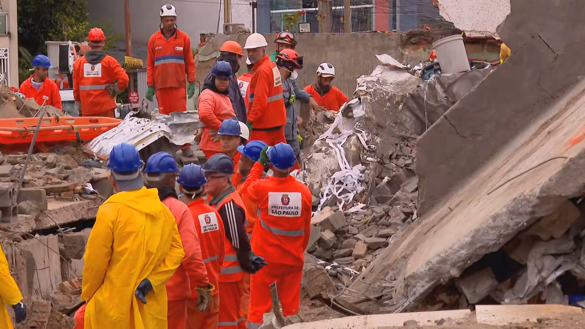 Prédio feito pela mesma construtora de obra que desabou e deixou 6 mortos em SP fica ao lado de creche e preocupa pais