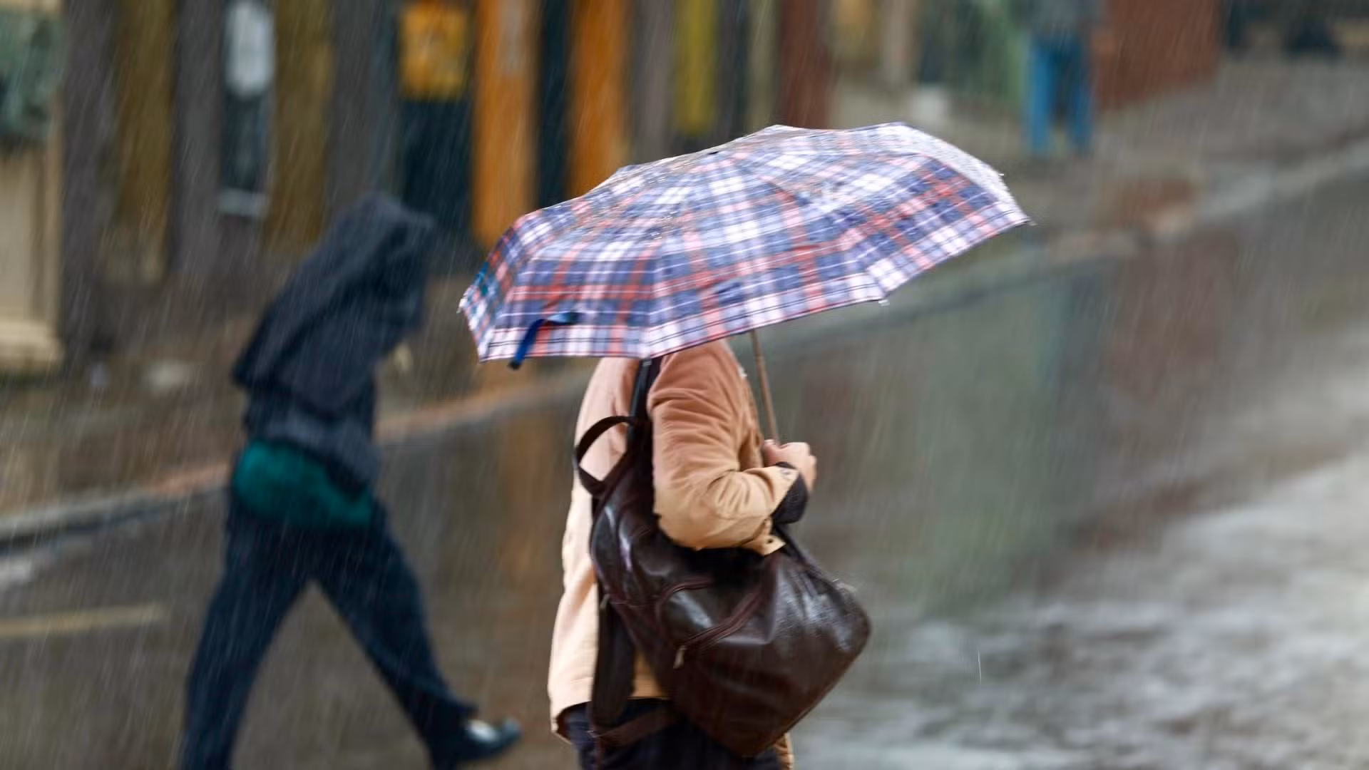 Último fim de semana do inverno terá temporais no Sul e avanço da chuva para o Sudeste