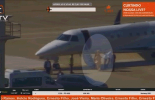 Moraes aparece em vídeo desembarcando de jato ligado a Vorcaro