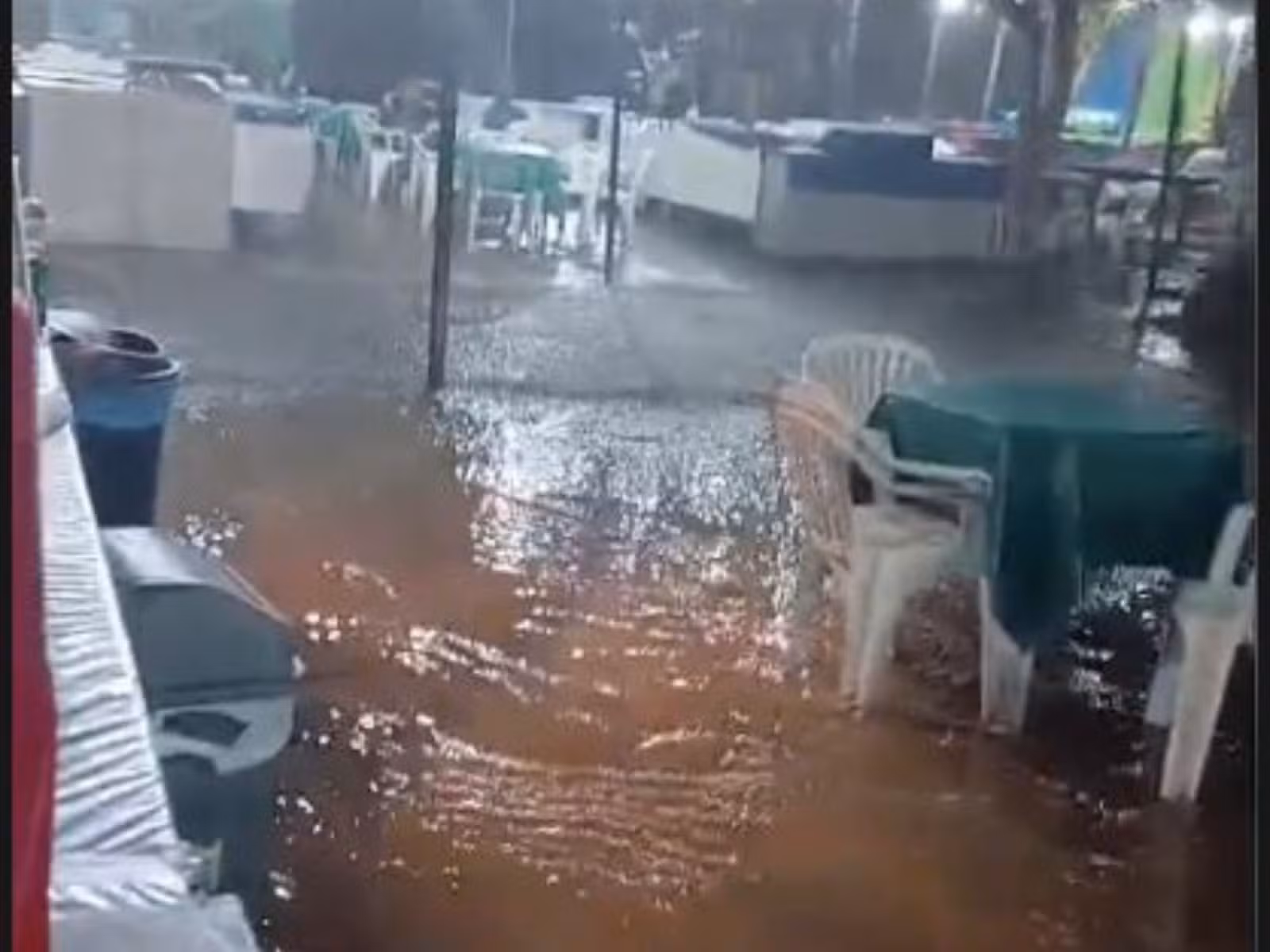 Tempestade derruba barracas da Feira da Economia Solidária de Rio Branco