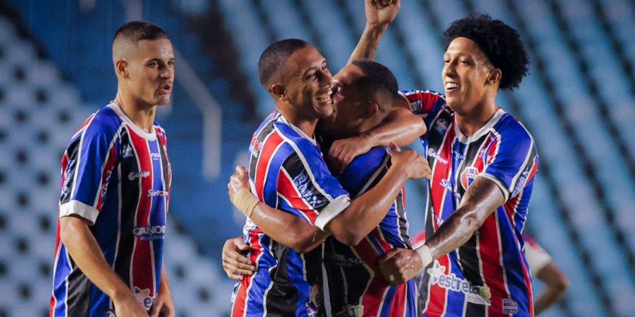 MAC perde seis titulares da Série C, mas mantém quatro para 2027